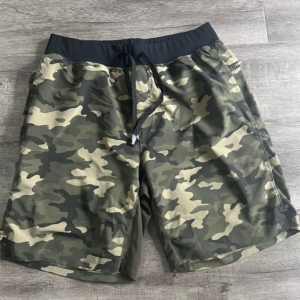 Fabletics Men’s Training Shorts with Liner- Size Large